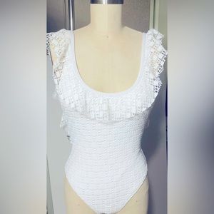 White Lace Kenneth Cole One -Piece Ruffled Swimsuit Size Small/6